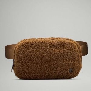SOLD - Lululemon Everywhere Fleece Belt Bag 1L